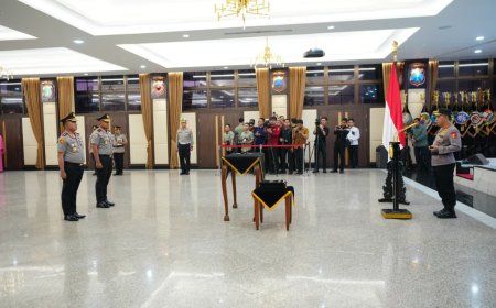 Kapolri Pimpin Upacara Serah Terima Jabatan Sejumlah Pejabat Polri